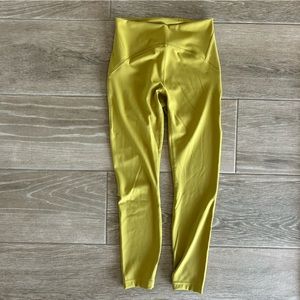 Lululemon leggings, barely worn. Size 6!